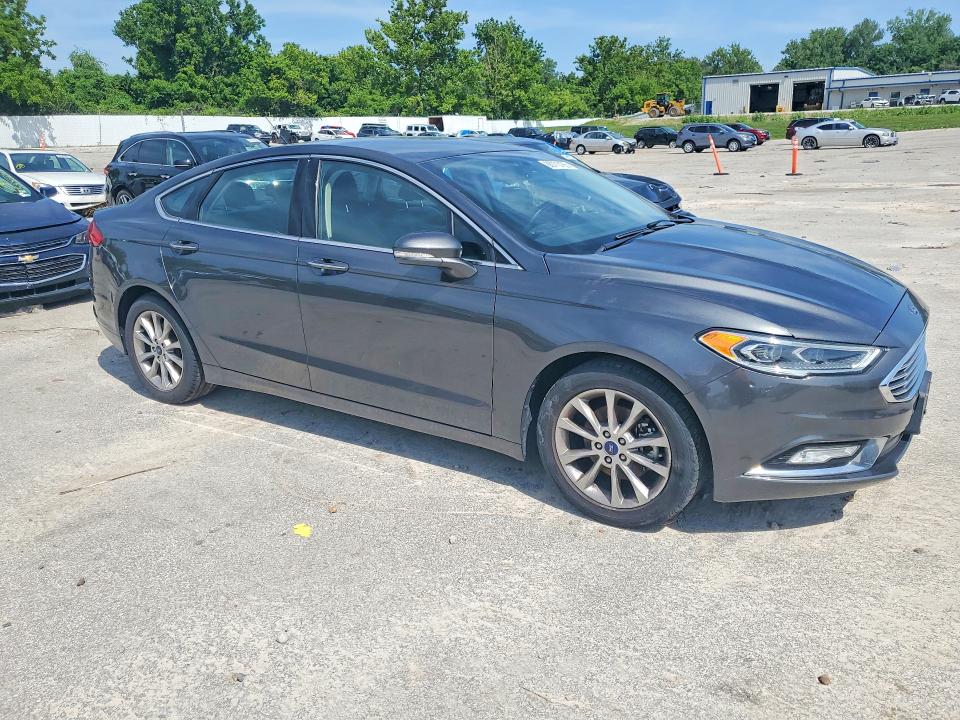 2017 Ford Fusion VIN 3FA6P0HD3HR405087 COPART salvage auction — NORMAL WEAR, Il - Certificate Of Title, sold $850 on 2026-07-04 (photo 4)