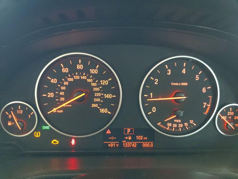 2015 BMW X3 VIN 5UXWX9C57F0D54741 COPART salvage auction — MINOR DENT/SCRATCHES, Az - Certificate Of Title, sold $4,000 on 2026-07-29 (photo 9)