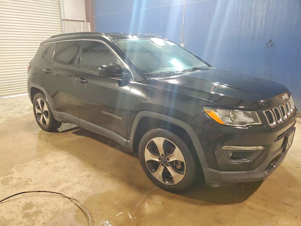 2018 Jeep Compass VIN 3C4NJCBB1JT102706 COPART salvage auction — NORMAL WEAR, TX - CERTIFICATE OF TITLE, sold $675 on 2026-08-13 (photo 4)