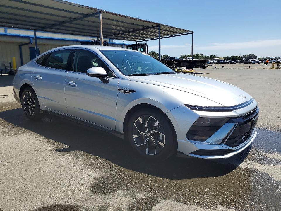 2025 Hyundai Sonata VIN KMHL64JA8SA510065 COPART salvage auction — FRONT END, CA - NON-REPAIRABLE VEHICLE CERT, sold $7,500 on 2026-07-20 (photo 4)