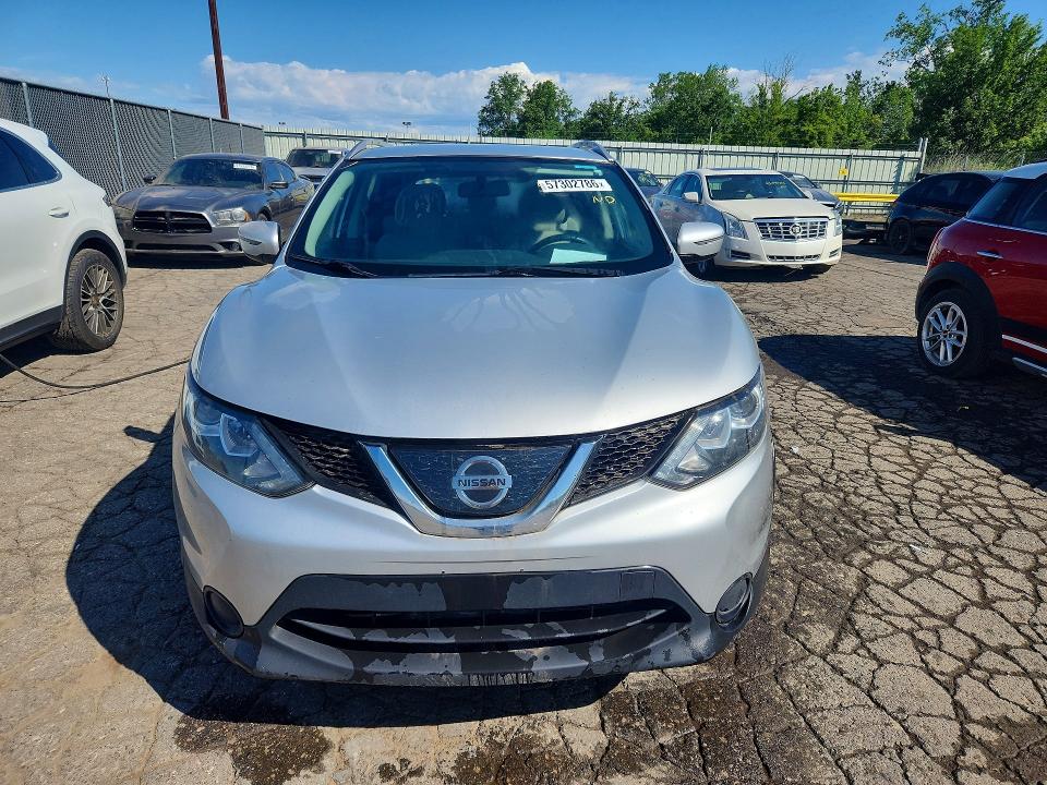 2018 Nissan Rogue VIN JN1BJ1CP1JW195810 COPART salvage auction — MINOR DENT/SCRATCHES, Mi - Dealer Only Clean Title (P), sold $1,150 on 2026-07-09 (photo 5)
