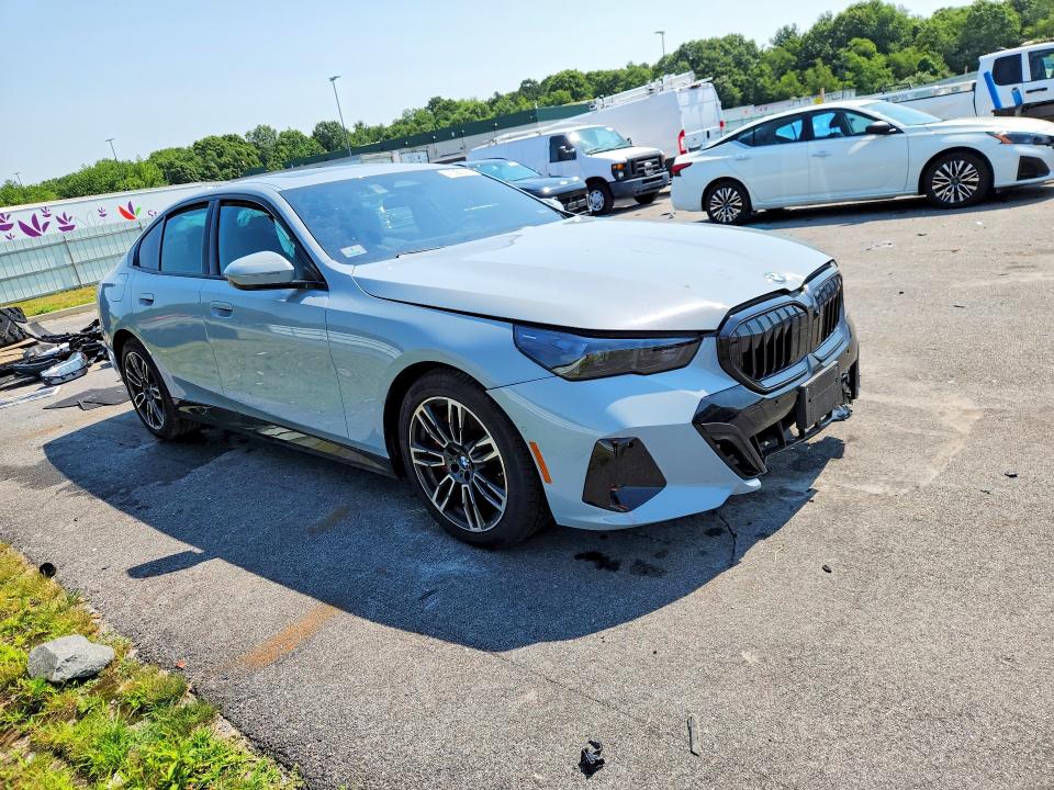 2026 BMW 5 series VIN WBA53FJ05TCX46233 COPART salvage auction — FRONT END, AZ - CERT OF TITLE - SALVAGE, sold $35,750 on 2026-07-27 (photo 4)