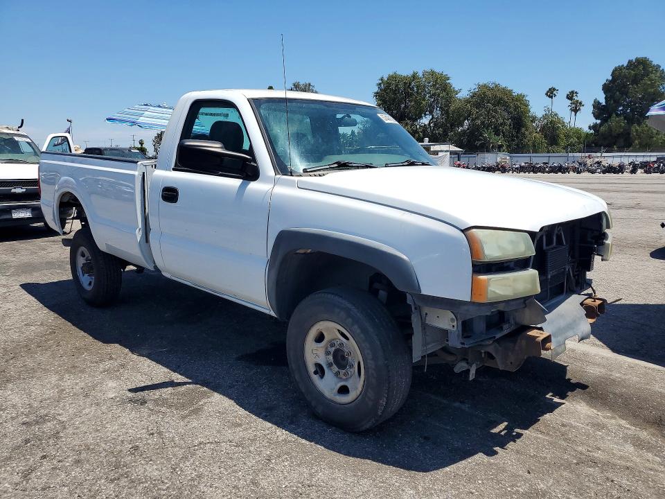 2004 Chevrolet Silverado 2500 VIN 1GBHC24UX4E175162 COPART salvage auction — FRONT END, Ca - Dis/Dlr/Exp Only Clean Title, sold $500 on 2026-07-02 (photo 4)