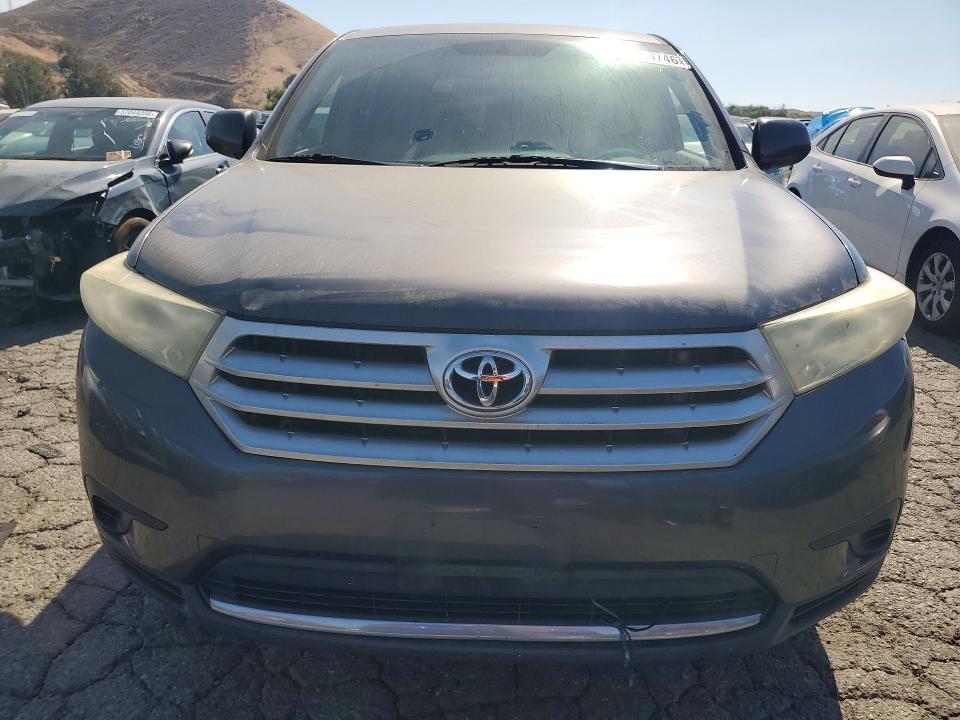 2013 Toyota Highlander VIN 5TDZA3EH3DS032304 COPART salvage auction — MINOR DENT/SCRATCHES, MT - DIS/DLR/EXP ONLY CLEAN TITLE (P), sold $4,500 on 2026-07-20 (photo 5)