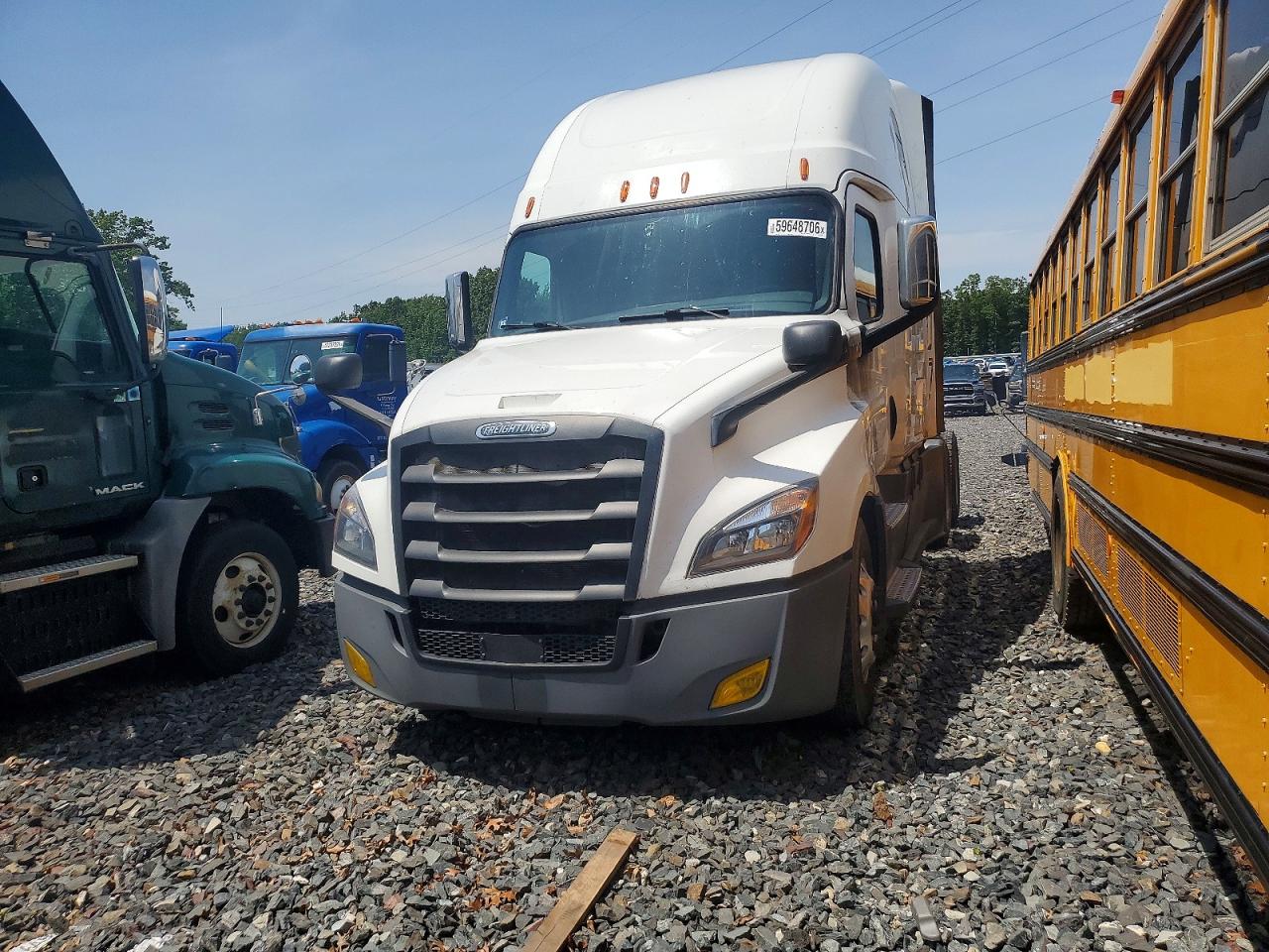 2018 Freightliner All other VIN 3AKJHHDR8JSHR1320 COPART salvage auction — Mechanical, PA - CERT OF TITLE, sold $21,200 on 2026-08-11 (photo 2)