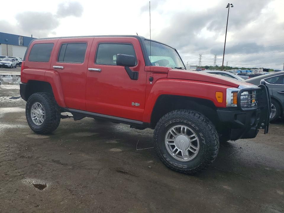 2007 Hummer H3 VIN 5GTDN13E678105873 COPART salvage auction — MINOR DENT/SCRATCHES, MI - CERTIFICATE OF TITLE, sold $375 on 2026-07-17 (photo 4)