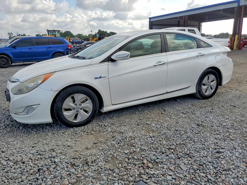 2015 Hyundai Sonata VIN KMHEC4A4XFA133529 COPART salvage auction — REAR END, FL - CERT OF TITLE SLVG REBUILDABLE, sold $1,400 on 2026-07-24 (photo 1)