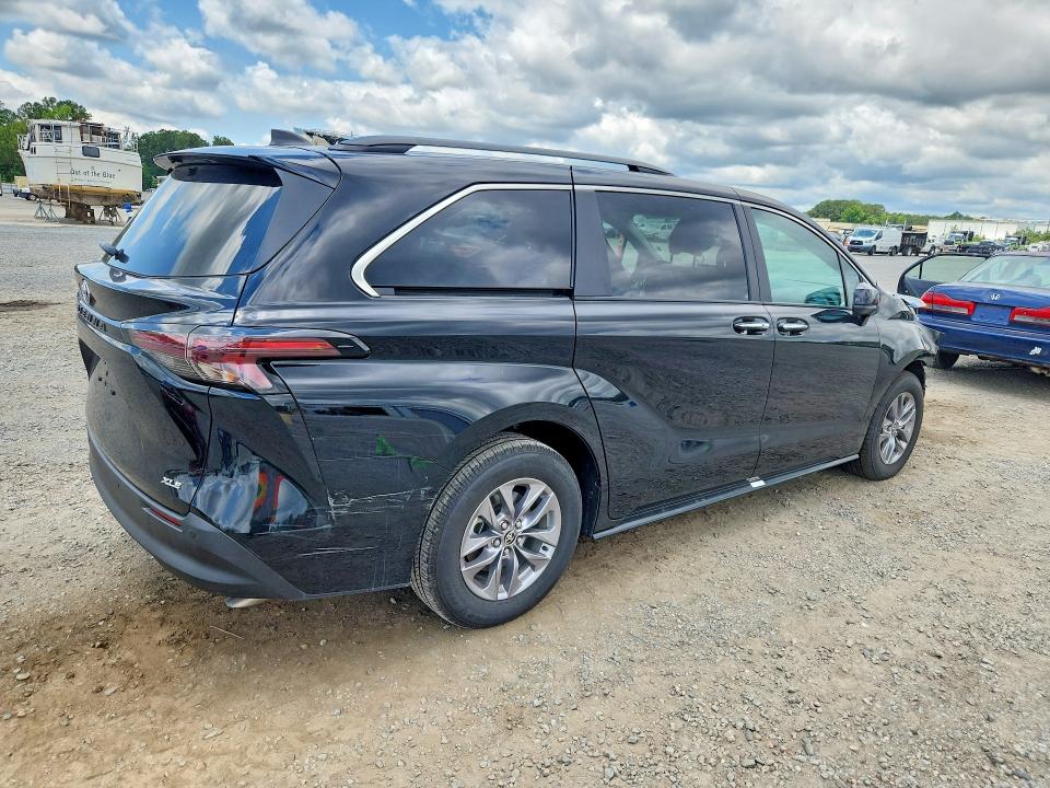 2026 Toyota VIN 5TDYRKEC0TS307953 COPART salvage auction — FRONT END, Ny - Dealer Only Clean Title, sold $31,500 on 2026-07-06 (photo 3)