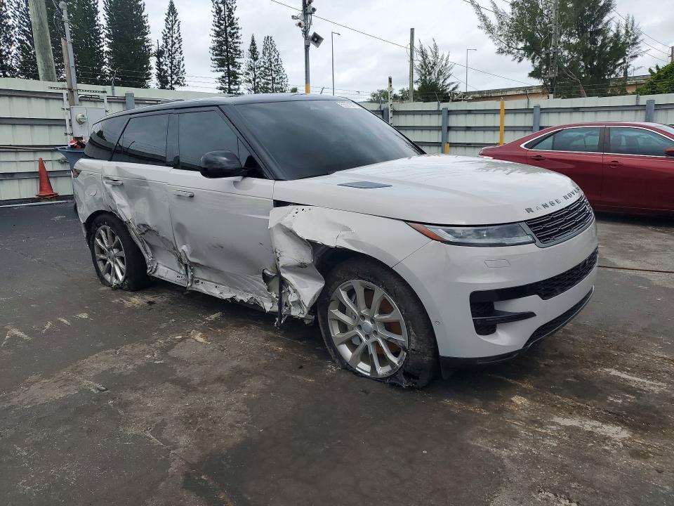 2024 Land rover RANGE ROVER VIN SAL1P9EU3RA166724 COPART salvage auction — SIDE, Fl - Cert Of Title Slvg Rebuildable, sold $39,000 on 2026-07-20 (photo 4)