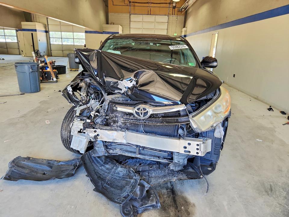 2015 Toyota Highlander VIN 5TDBKRFH5FS214735 COPART salvage auction — FRONT END, VA - CERT OF TITLE - SALVAGE, sold $2,650 on 2026-07-02 (photo 5)