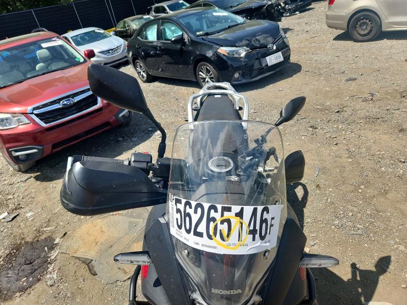 2024 Honda VIN JH2RD1619RK102259 COPART salvage auction — VANDALISM, AZ - CERT OF TITLE - SALVAGE, sold $2,850 on 2026-07-23 (photo 5)