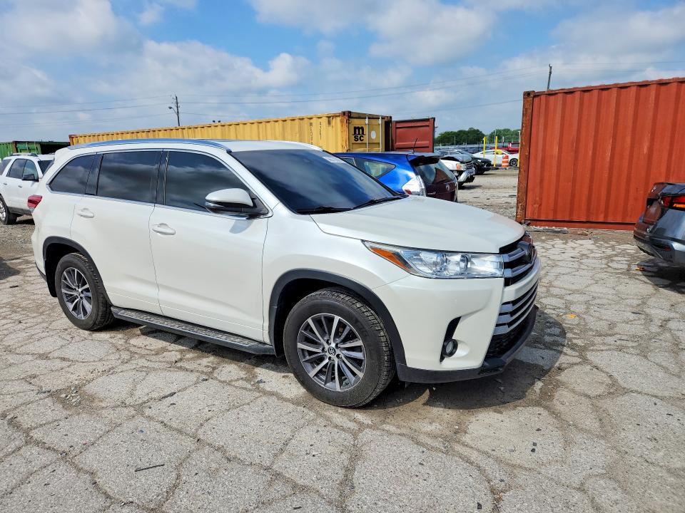 2018 Toyota Highlander VIN 5TDJZRFH2JS543117 COPART salvage auction — REAR END, In - Cert Of Title-Salvage Title, sold $2,500 on 2026-07-31 (photo 4)