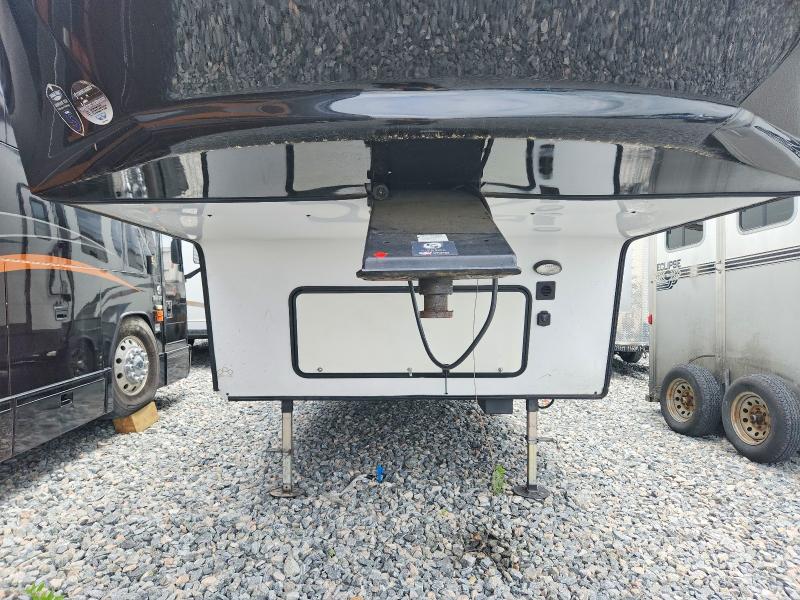 2018 Foresriver VIN 5ZT3CSZB0JG122885 COPART salvage auction — MINOR DENT/SCRATCHES, FL - CERT OF TITLE SLVG REBUILDABLE, sold $15 on 2026-07-30 (photo 8)
