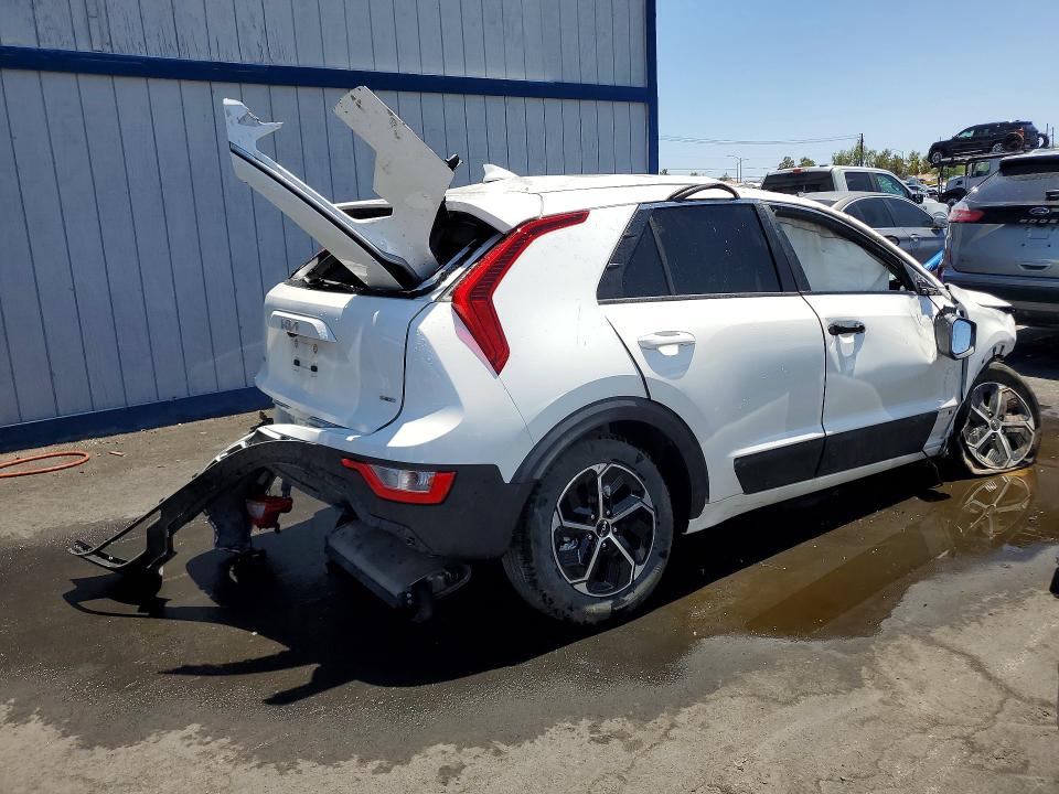 2026 Kia Niro VIN KNDCP3LE7T5328850 COPART salvage auction — ALL OVER, NV - SALVAGE TITLE, sold $425 on 2026-07-27 (photo 3)