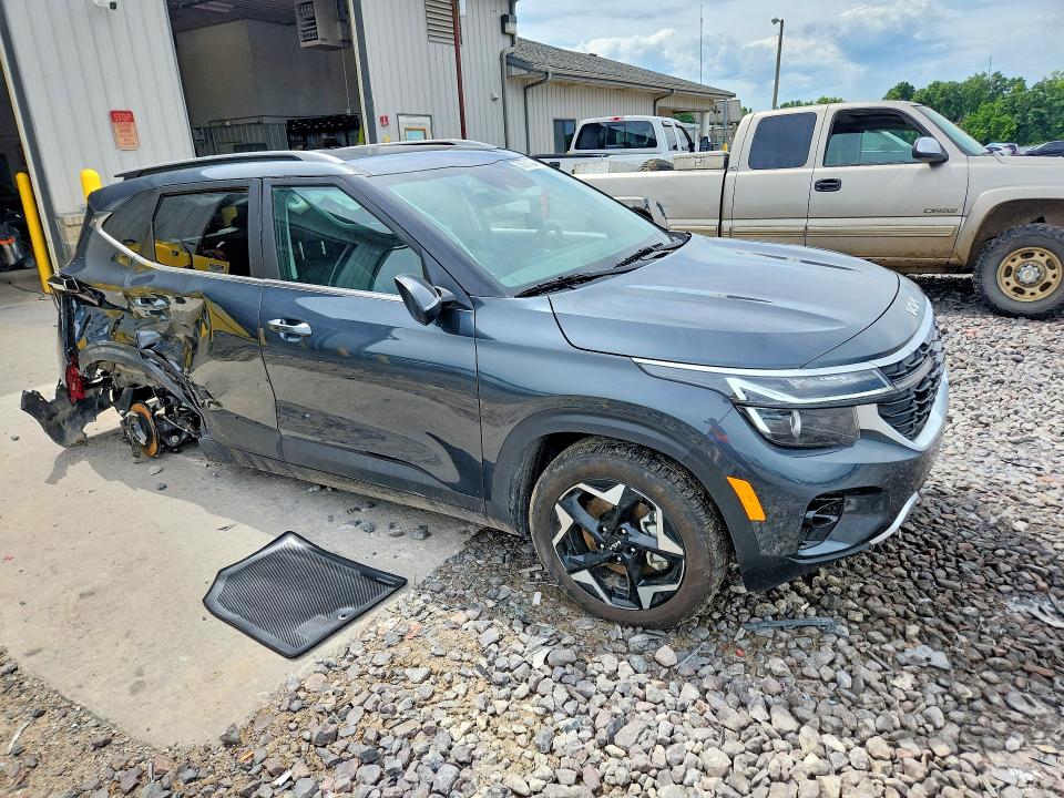 2026 Kia Seltos VIN KNDERCAA2T7842452 COPART salvage auction — SIDE, Mo - Salvage Certificate Of Title, sold $3,150 on 2026-07-28 (photo 4)