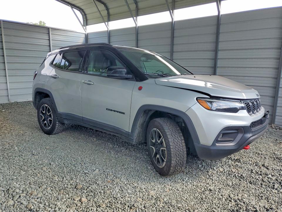 2025 Jeep Compass VIN 3C4NJDDN7ST626568 COPART salvage auction — FRONT END, TN - CERTIFICATE OF TITLE, sold $9,700 on 2026-08-26 (photo 4)
