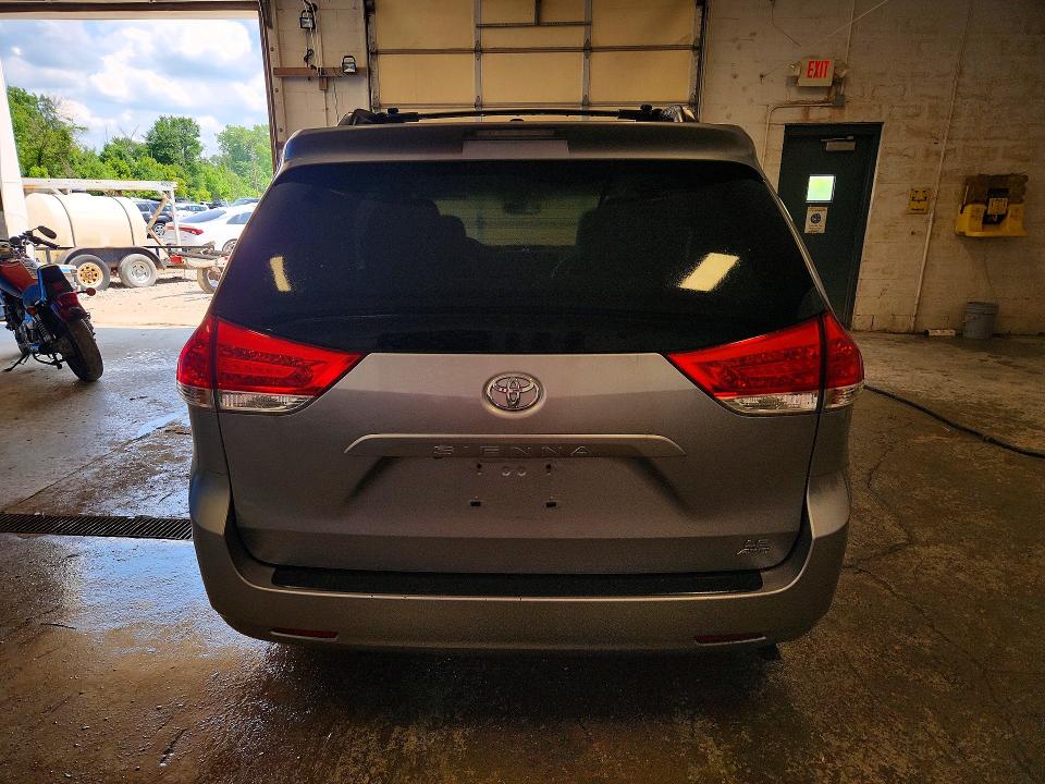 2012 Toyota Sienna VIN 5TDJK3DCXCS046697 COPART salvage auction — MINOR DENT/SCRATCHES, OH - CERT OF TITLE-REPOSSESSION, sold $2,100 on 2026-07-28 (photo 6)