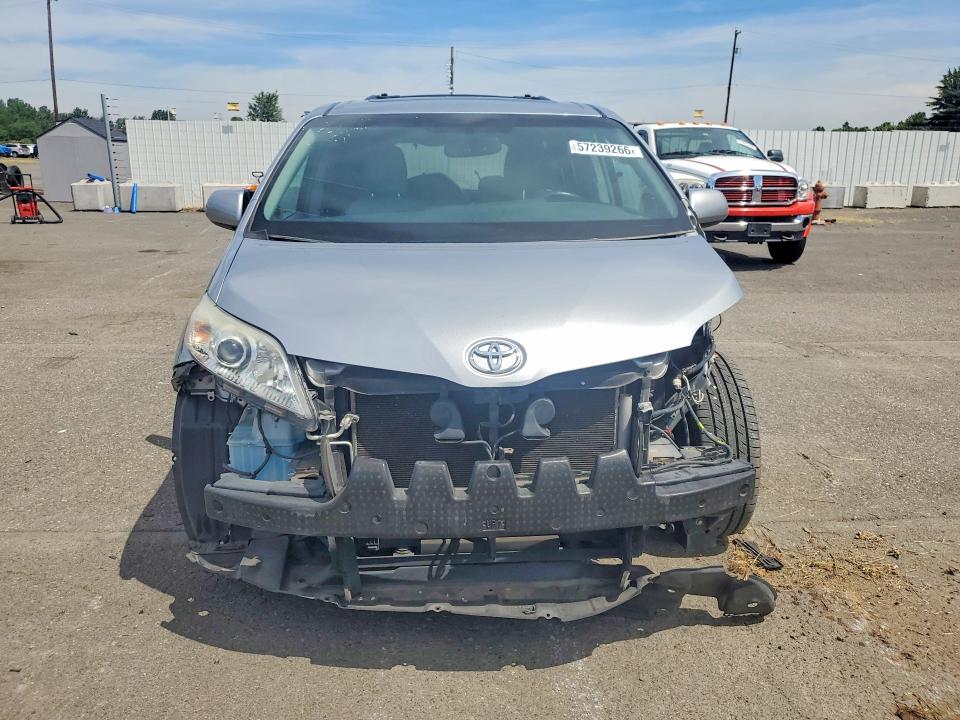 2017 Toyota Sienna VIN 5TDYZ3DC5HS850438 COPART salvage auction — FRONT END, Or - Salvage Title Certificate, sold $8,300 on 2026-07-20 (photo 5)