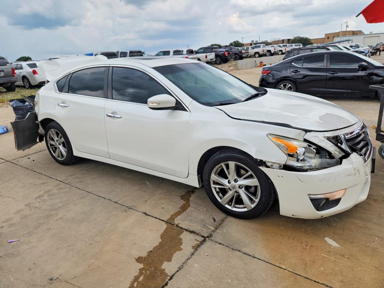 2014 Nissan Altima VIN 1N4AL3AP7EC177438 COPART salvage auction — Rear End, TX - SALVAGE VEHICLE TITLE, sold $875 on 2026-07-09 (photo 4)
