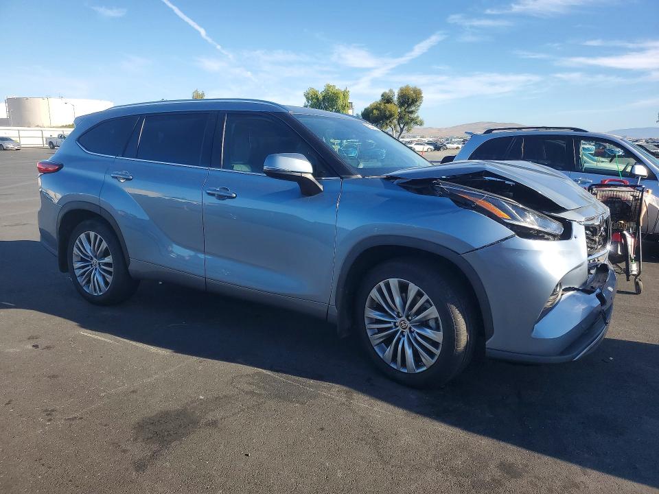 2022 Toyota Highlander VIN 5TDFZRAH8NS110825 COPART salvage auction — FRONT END, Sc - Salvage Title, sold $15,900 on 2026-07-15 (photo 4)