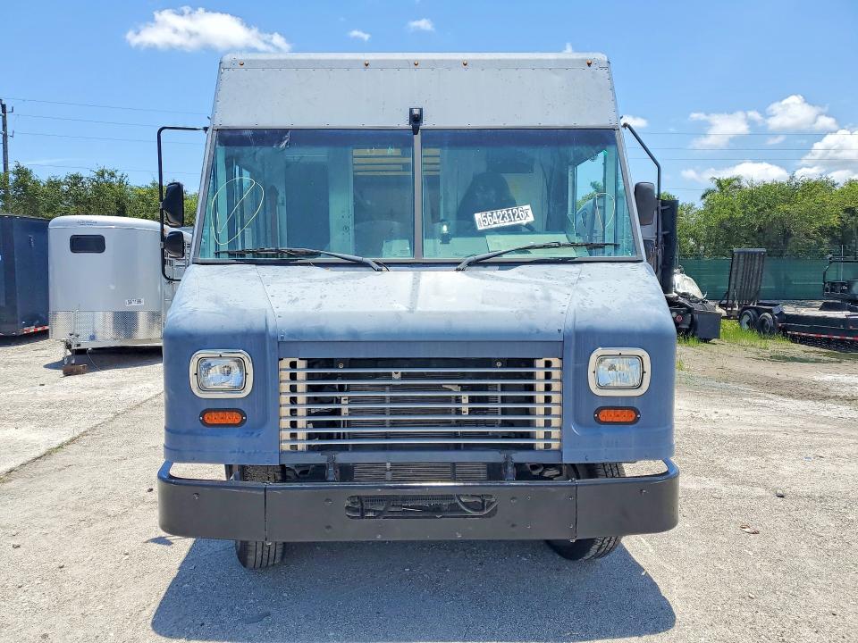 2019 Ford E-450 VIN 1FC3E4K63KDC48925 COPART salvage auction — MINOR DENT/SCRATCHES, Fl - Certificate Of Title, sold $16,400 on 2026-07-06 (photo 5)
