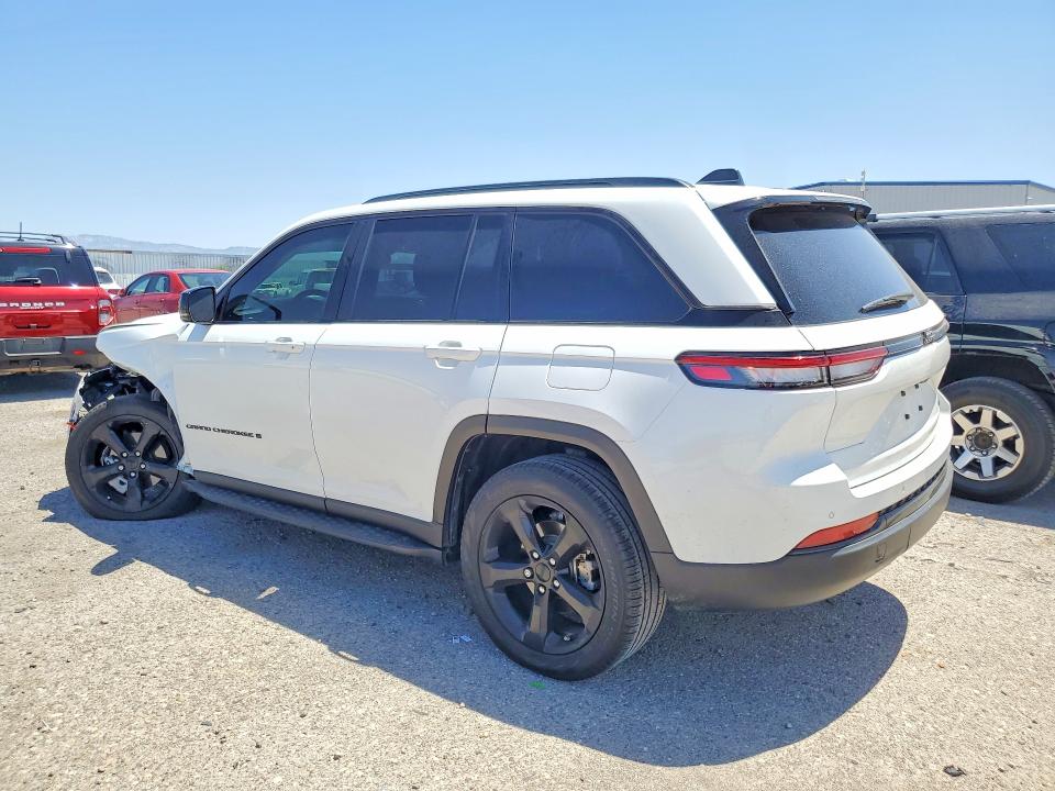 2023 Jeep Cherokee VIN 1C4RJGBG4PC511971 COPART salvage auction — UNDERCARRIAGE, Az - Cert Of Title - Salvage, sold $11,200 on 2026-07-31 (photo 2)