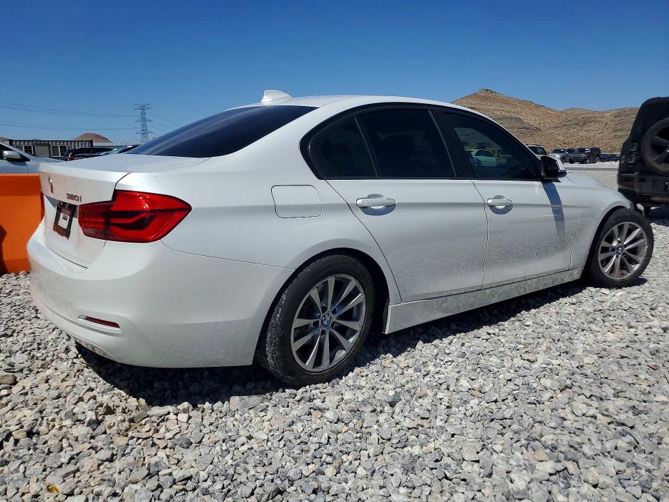 2018 BMW 3er VIN WBA8E1G59JNU91004 COPART salvage auction — FRONT END, Nv - Salvage Title, sold $3,200 on 2026-08-05 (photo 3)