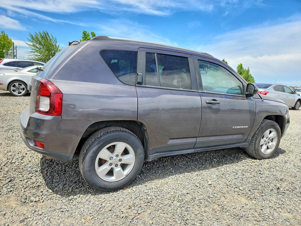 2016 Jeep Compass VIN 1C4NJCBA8GD547627 COPART salvage auction — MINOR DENT/SCRATCHES, Or - Certificate Of Title, sold $800 on 2026-07-28 (photo 3)