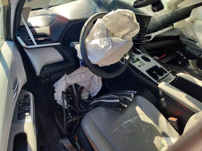 2025 Toyota Sienna VIN 5TDJSKFC3SS181073 COPART salvage auction — SIDE, Salvage Title, sold $500 on 2026-07-28 (photo 8)
