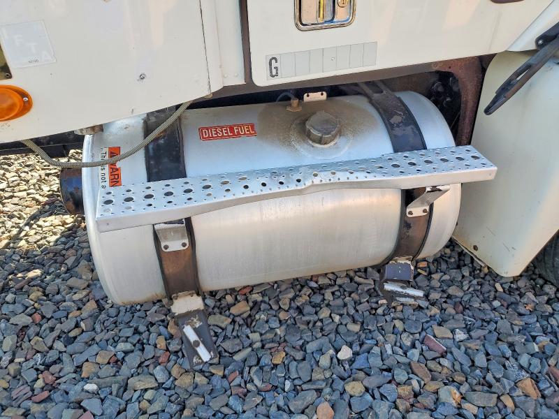 2006 Freightliner Conventional VIN 1FUJA6CK06LW38766 COPART salvage auction — NORMAL WEAR, NJ - CERTIFICATE OF TITLE, sold $8,200 on 2026-07-28 (photo 9)