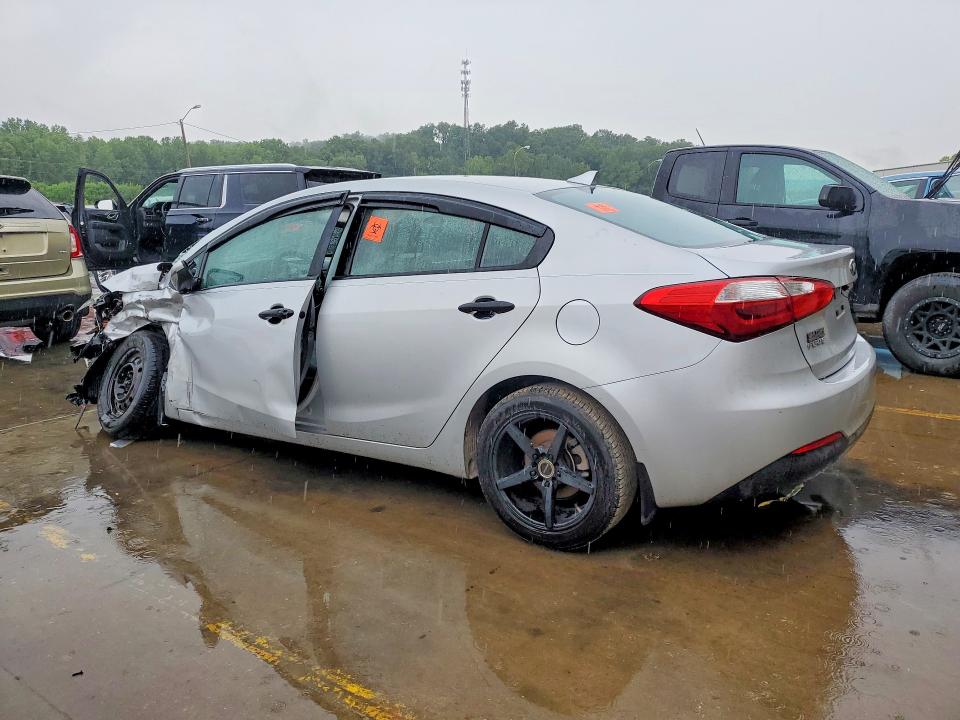 2015 Kia Forte VIN KNAFK4A6XF5434045 COPART salvage auction — FRONT END, KY - CERT OF TITLE-SALVAGE, sold $375 on 2026-07-30 (photo 2)