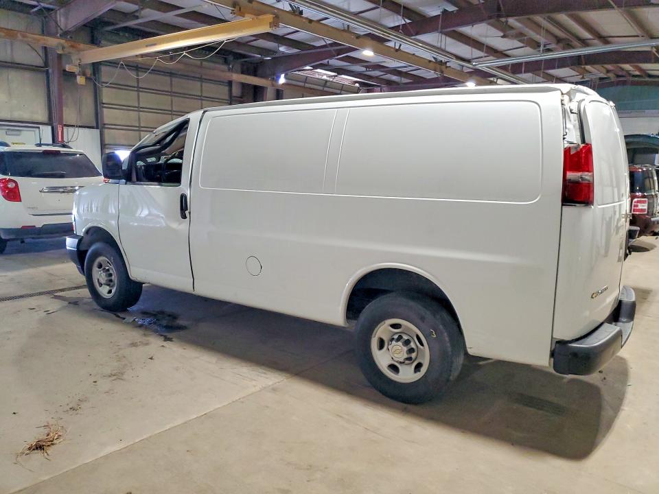 2023 Chevrolet Express 2500 VIN 1GCWGAFP2P1232832 COPART salvage auction — ROOF, IL - CERTIFICATE OF TITLE, sold $2,700 on 2026-07-09 (photo 2)