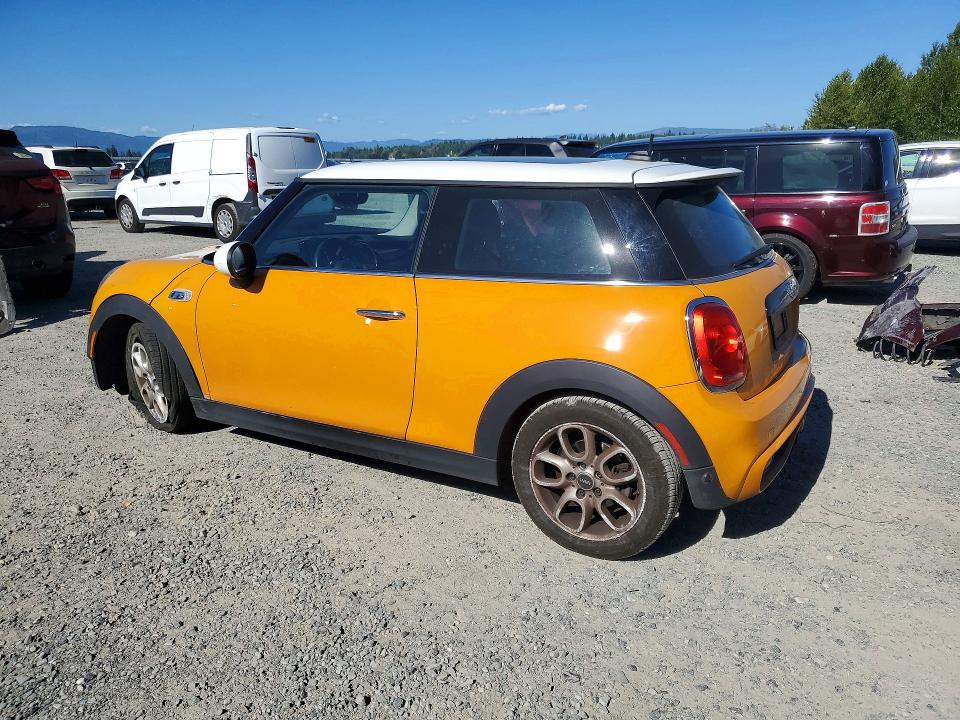 2017 Mini Cooper VIN WMWXP7C38H2A46572 COPART salvage auction — SIDE, Salvage Title, sold $2,950 on 2026-08-17 (photo 2)