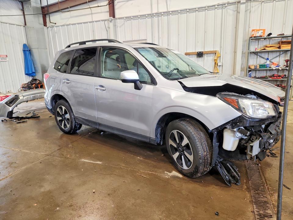 2017 Subaru Forester VIN JF2SJAEC6HH478243 COPART salvage auction — FRONT END, Wi - Certificate Of Title, sold $250 on 2026-08-03 (photo 4)