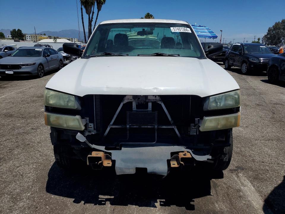 2004 Chevrolet Silverado 2500 VIN 1GBHC24UX4E175162 COPART salvage auction — FRONT END, Ca - Dis/Dlr/Exp Only Clean Title, sold $500 on 2026-07-02 (photo 5)