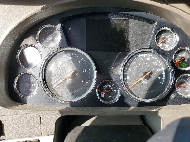 2019 Kenworth T680 VIN 1XKYDP9X9KJ277344 COPART salvage auction — MINOR DENT/SCRATCHES, TX - CERTIFICATE OF TITLE, sold $16,500 on 2026-07-30 (photo 8)