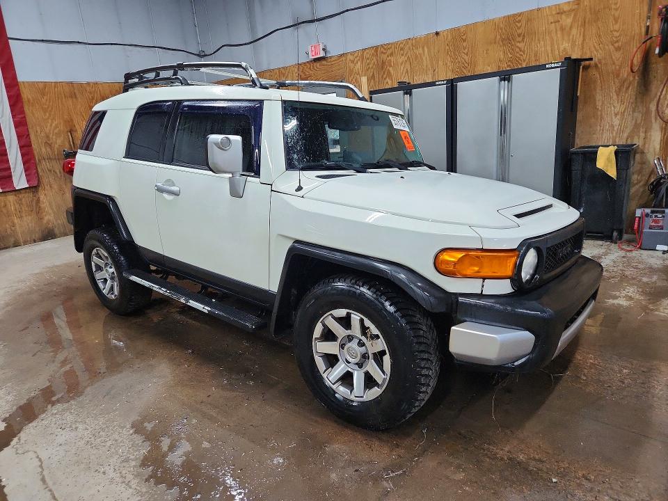 2014 Toyota Fj cruiser VIN JTEBU4BF4EK187563 COPART salvage auction — FRONT END, Mi - Certificate Of Title, sold $8,400 on 2026-07-29 (photo 4)