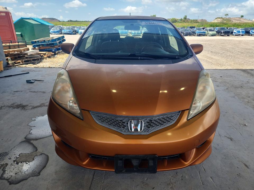 2011 Honda Fit VIN JHMGE8H55BC012630 COPART salvage auction — REAR END, Fl - Cert Of Title Slvg Rebuildable, sold $300 on 2026-07-21 (photo 5)