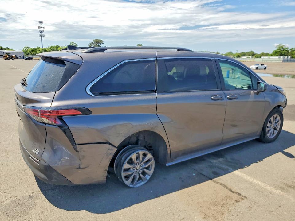 2022 Toyota Sienna VIN 5TDKRKEC9NS110756 COPART salvage auction — FRONT END, Salvage Title, sold $7,500 on 2026-07-20 (photo 3)