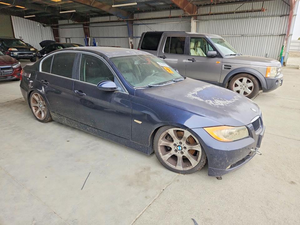 2006 BMW 3 series VIN WBAVB33536PS05091 COPART salvage auction — MINOR DENT/SCRATCHES, Ca - Dis/Dlr/Exp Only Clean Title, sold $375 on 2026-07-06 (photo 4)