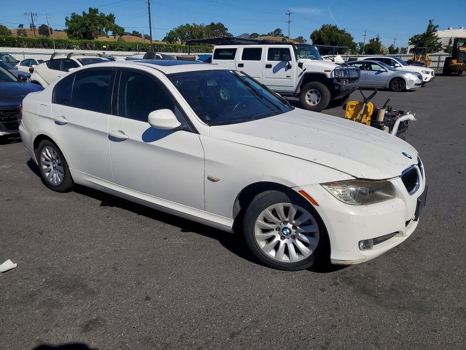 2009 BMW 3er VIN WBAPH53549A437256 COPART salvage auction — VANDALISM, Ca - Salvage Certificate, sold $350 on 2026-07-07 (photo 4)