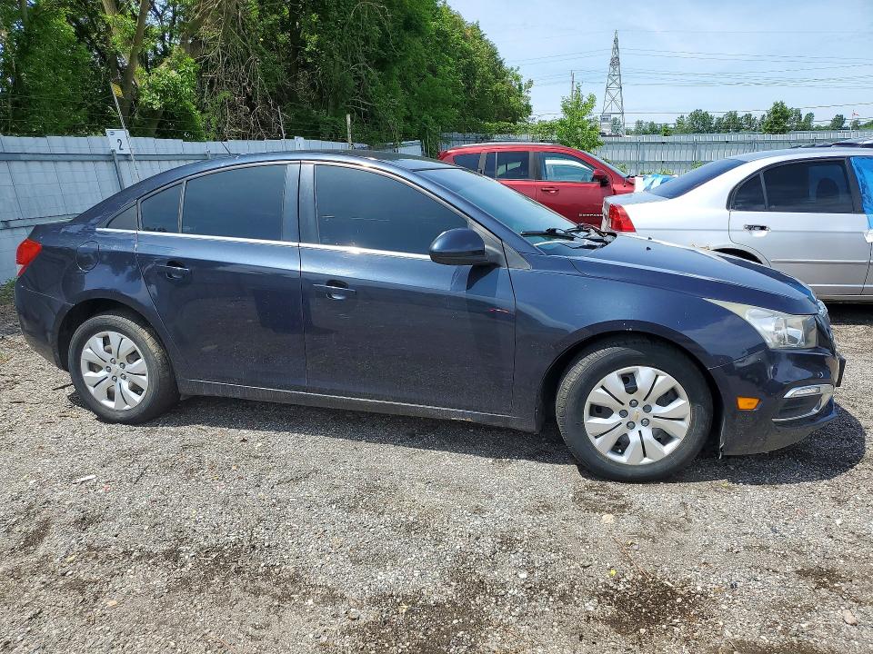 2015 Chevrolet Cruze VIN 1G1PC5SB0F7255080 COPART salvage auction — NORMAL WEAR, On - Permit No Brand - Unfit (P), sold $850 on 2026-07-03 (photo 4)