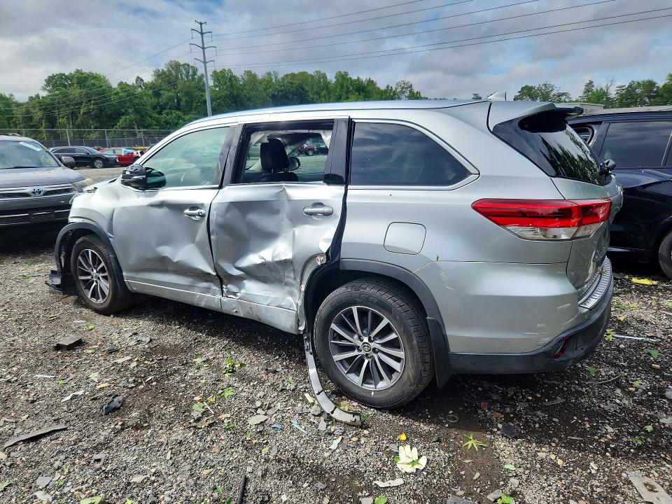 2017 Toyota VIN 5TDJZRFH1HS419267 COPART salvage auction — FRONT END, Md - Cert Of Salvage > 75% Damage, sold $4,050 on 2026-07-31 (photo 2)
