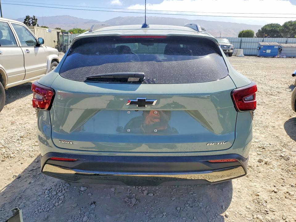 2025 Chevrolet Trax VIN KL77LKEP0SC340190 COPART salvage auction — FRONT END, Ca - Salvage Certificate, sold $7,100 on 2026-07-28 (photo 6)