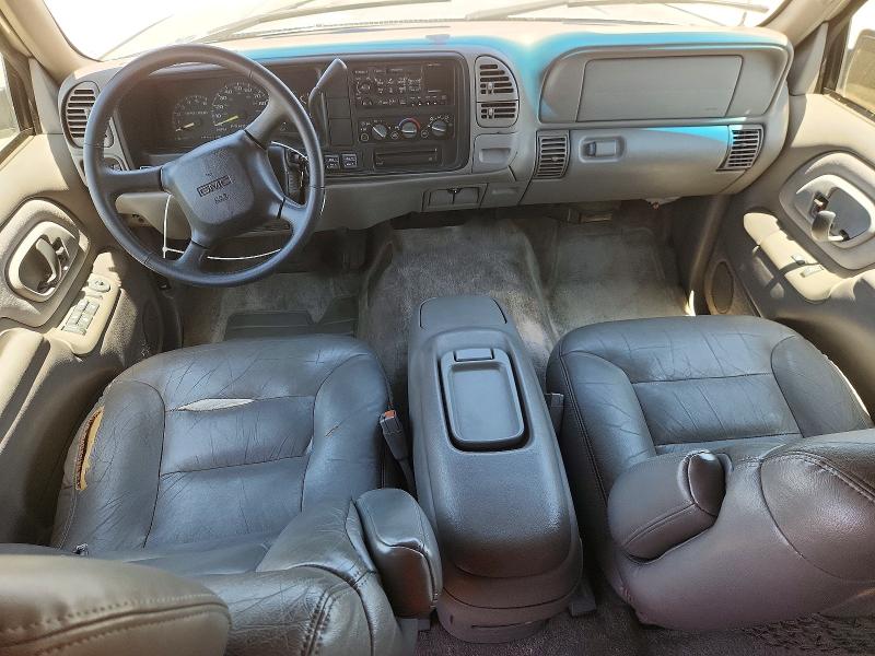 1999 Gmc Suburban VIN 1GKFK16R5XJ757047 COPART salvage auction — FRONT END, Ca - Dis/Dlr/Exp Only Clean Title, sold $375 on 2026-07-02 (photo 8)