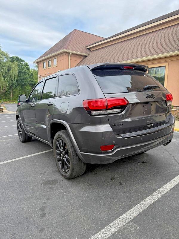 2018 Jeep Cherokee VIN 1C4RJFAG4JC147876 COPART salvage auction — MINOR DENT/SCRATCHES, Mt - Certificate Of Title (P), sold $8,300 on 2026-07-27 (photo 2)