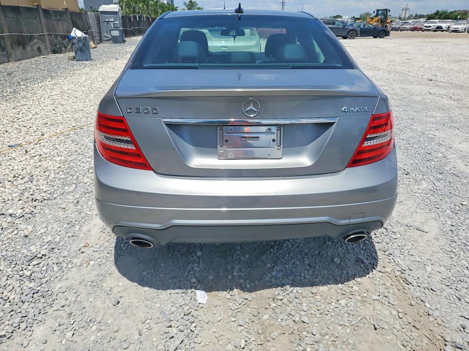 2013 Mercedes-benz VIN WDDGF8AB6DA812274 COPART salvage auction — MINOR DENT/SCRATCHES, Fl - Cert Of Title Slvg Rebuildable, sold $2,350 on 2026-07-17 (photo 6)