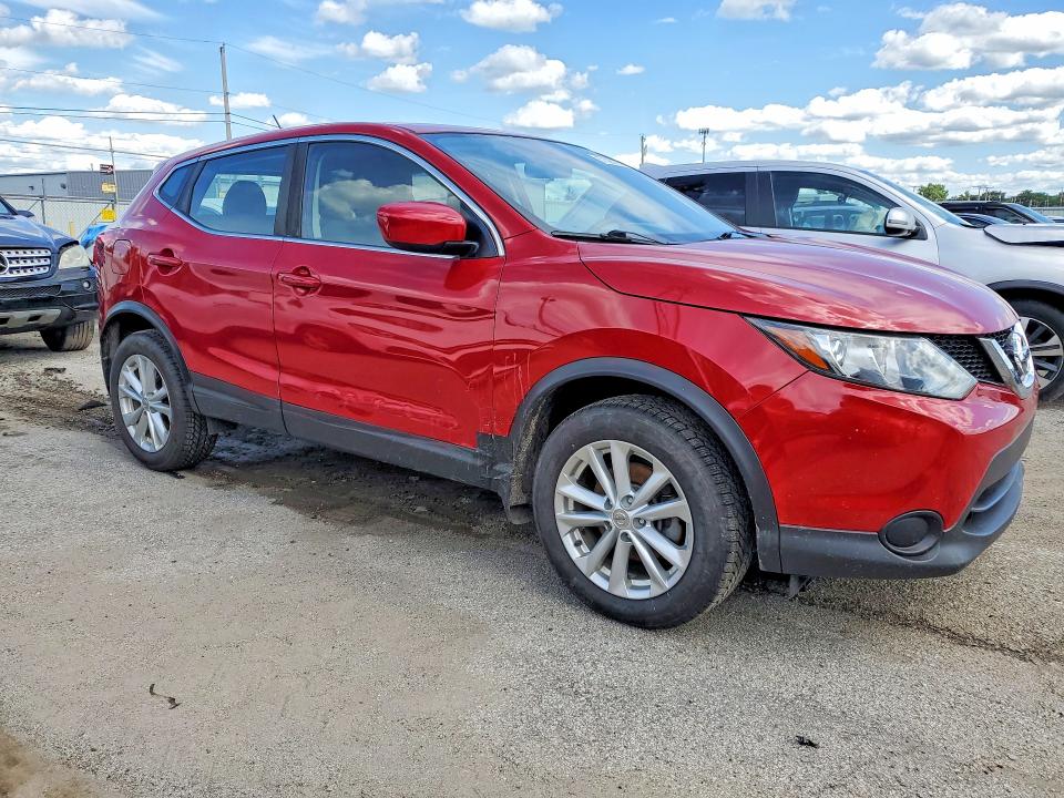 2017 Nissan Rogue VIN JN1BJ1CR0HW114372 COPART salvage auction — NORMAL WEAR, In - Certificate Of Title, sold $1,900 on 2026-07-08 (photo 4)