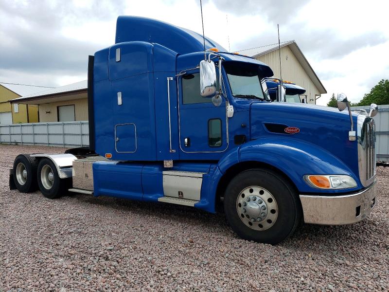 2014 Peterbilt 384 VIN 1XPVDP9X6ED239554 COPART salvage auction — MINOR DENT/SCRATCHES, IL - CERTIFICATE OF TITLE, sold $9,800 on 2026-07-07 (photo 1)