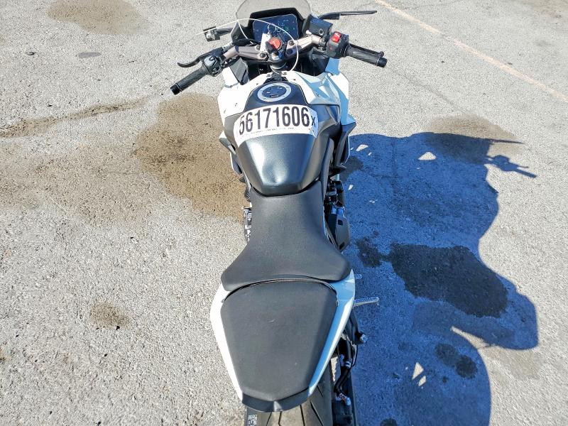 2024 Suzuki VIN JS1EM13B0R7103270 COPART salvage auction — FRONT END, Nv - Salvage Title, sold $2,550 on 2026-07-23 (photo 6)